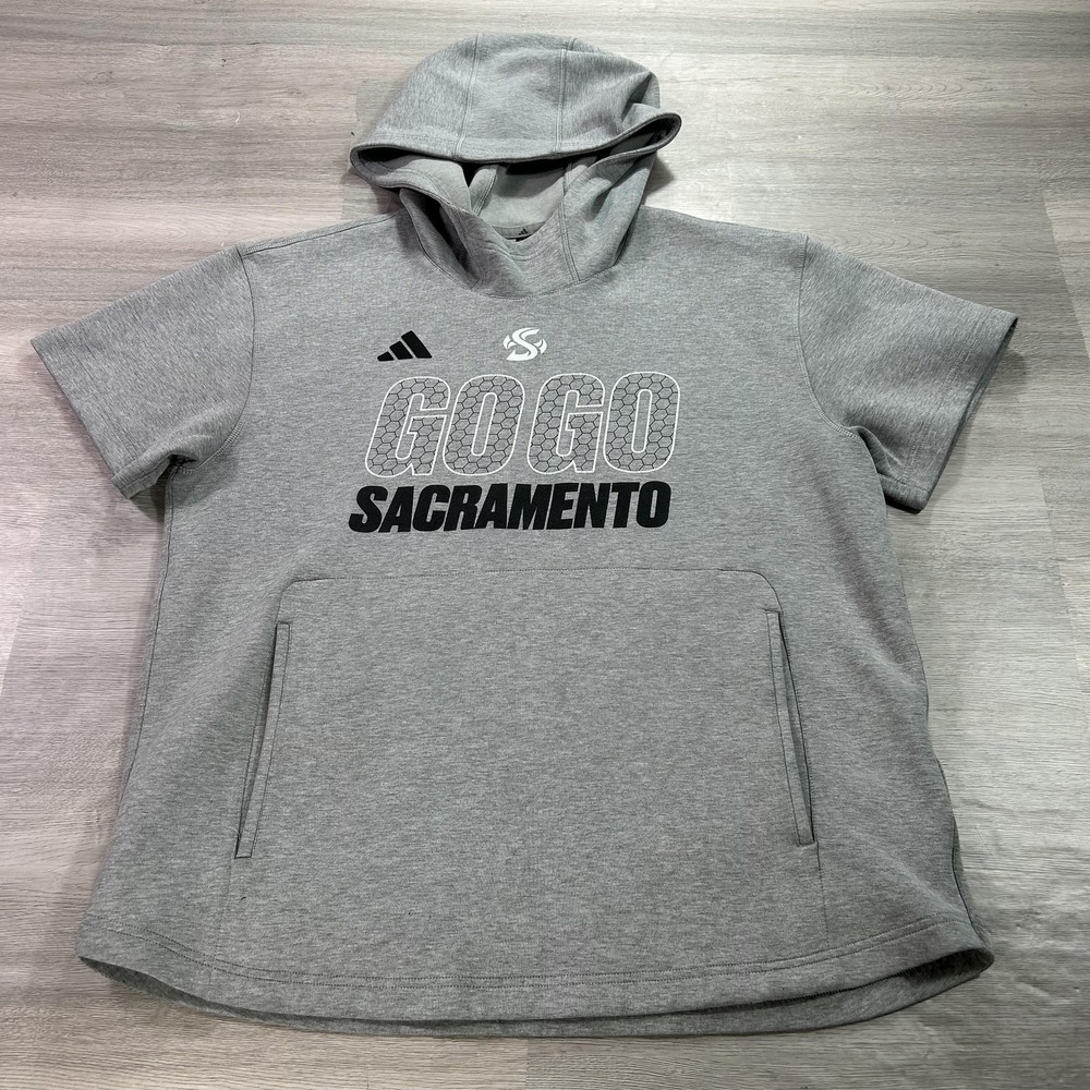 Adidas Sacramento State Hornets Hoodie Mens Medium Gray Short Sleeve Sweatshirt